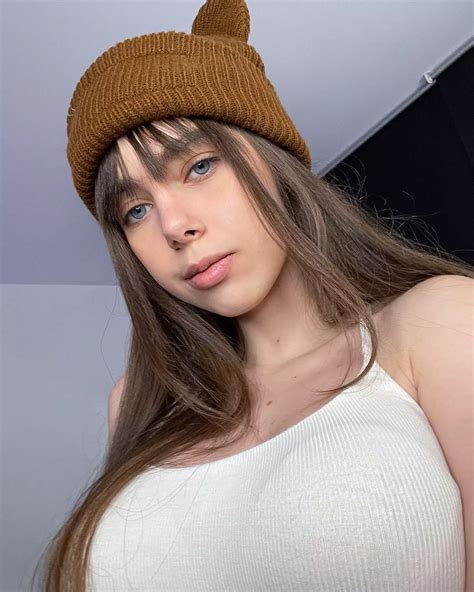 IJenz (Twitch ASMR) Wiki, Biography, Age, Height ...